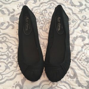 Black Memory Foam Flats